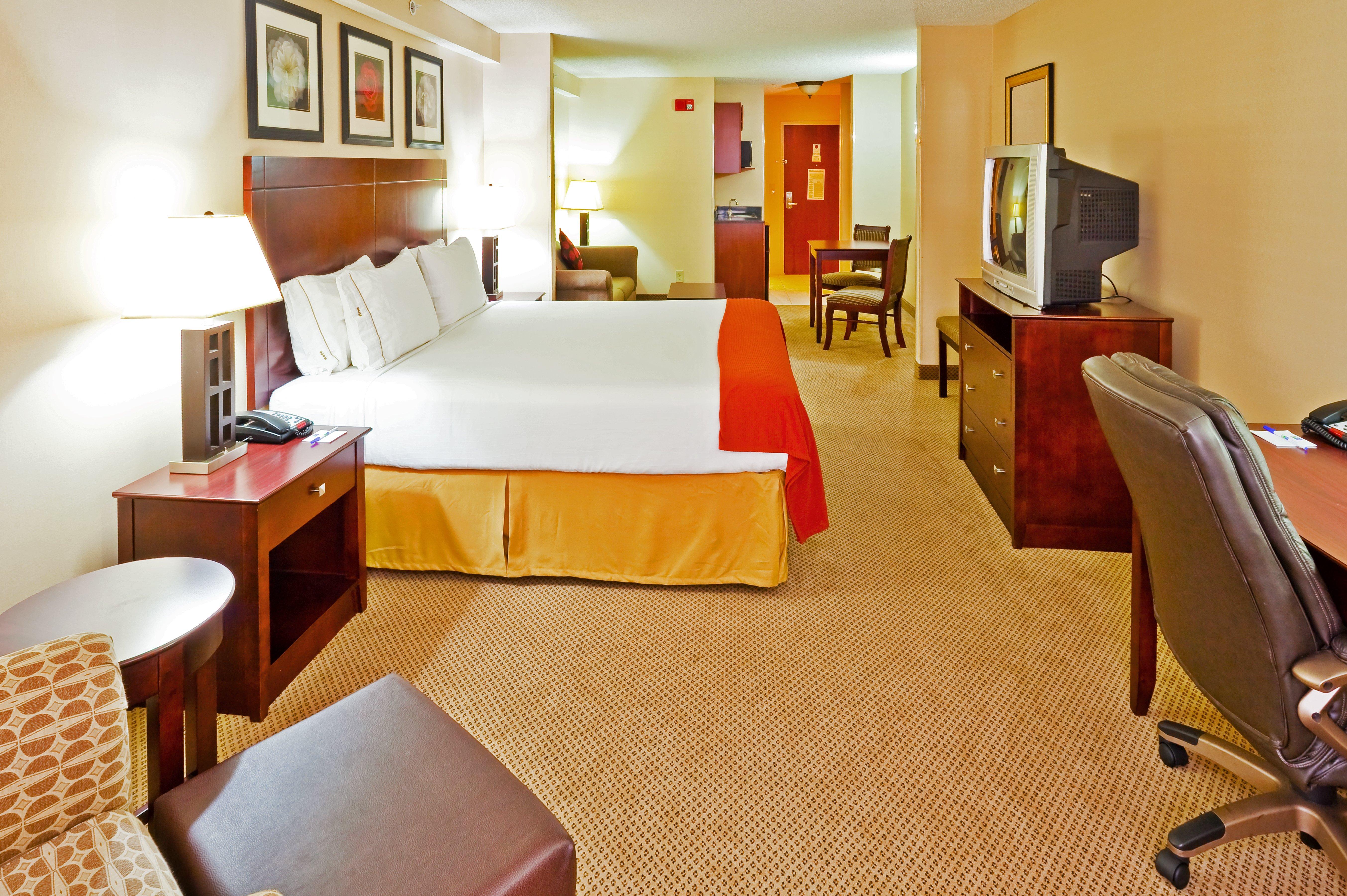 Holiday Inn Express Hotel & Suites Dickson By Ihg Exterior photo