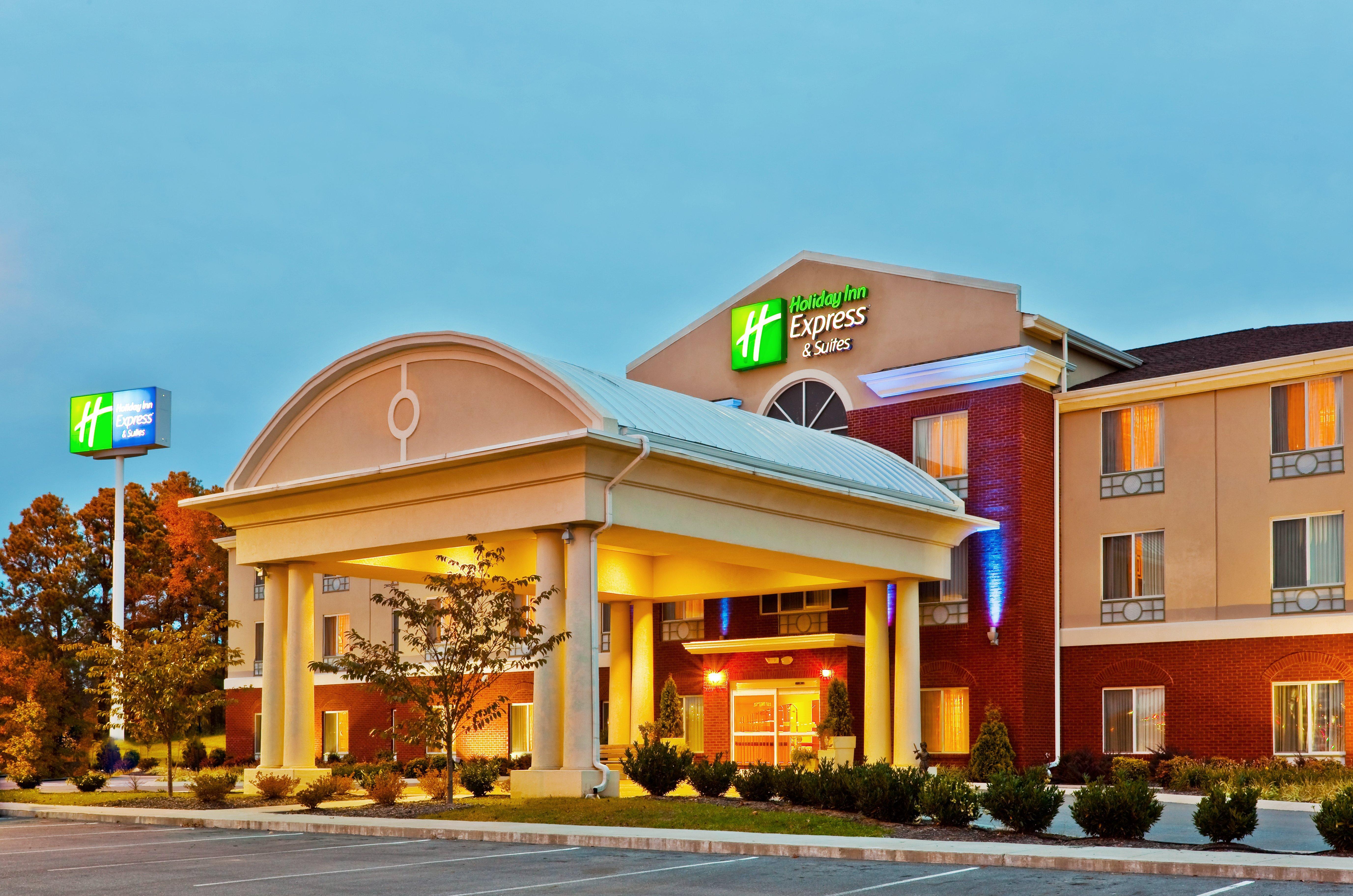 Holiday Inn Express Hotel & Suites Dickson By Ihg Exterior photo