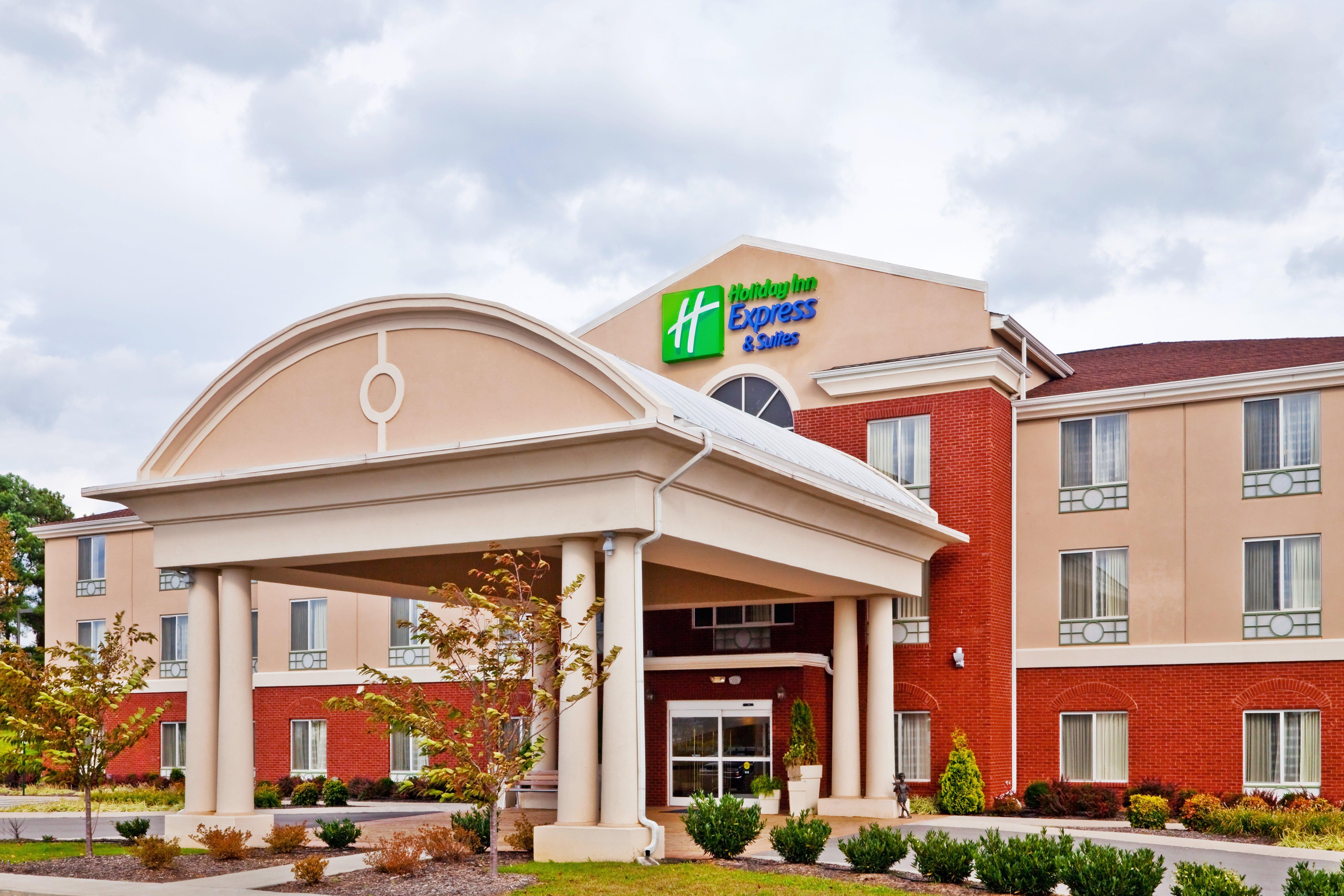 Holiday Inn Express Hotel & Suites Dickson By Ihg Exterior photo