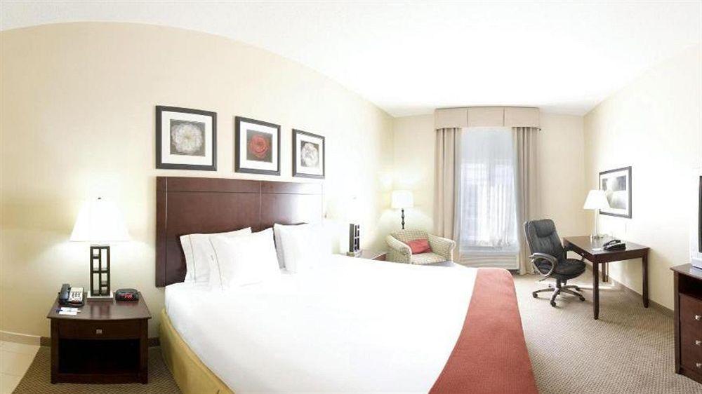 Holiday Inn Express Hotel & Suites Dickson By Ihg Exterior photo